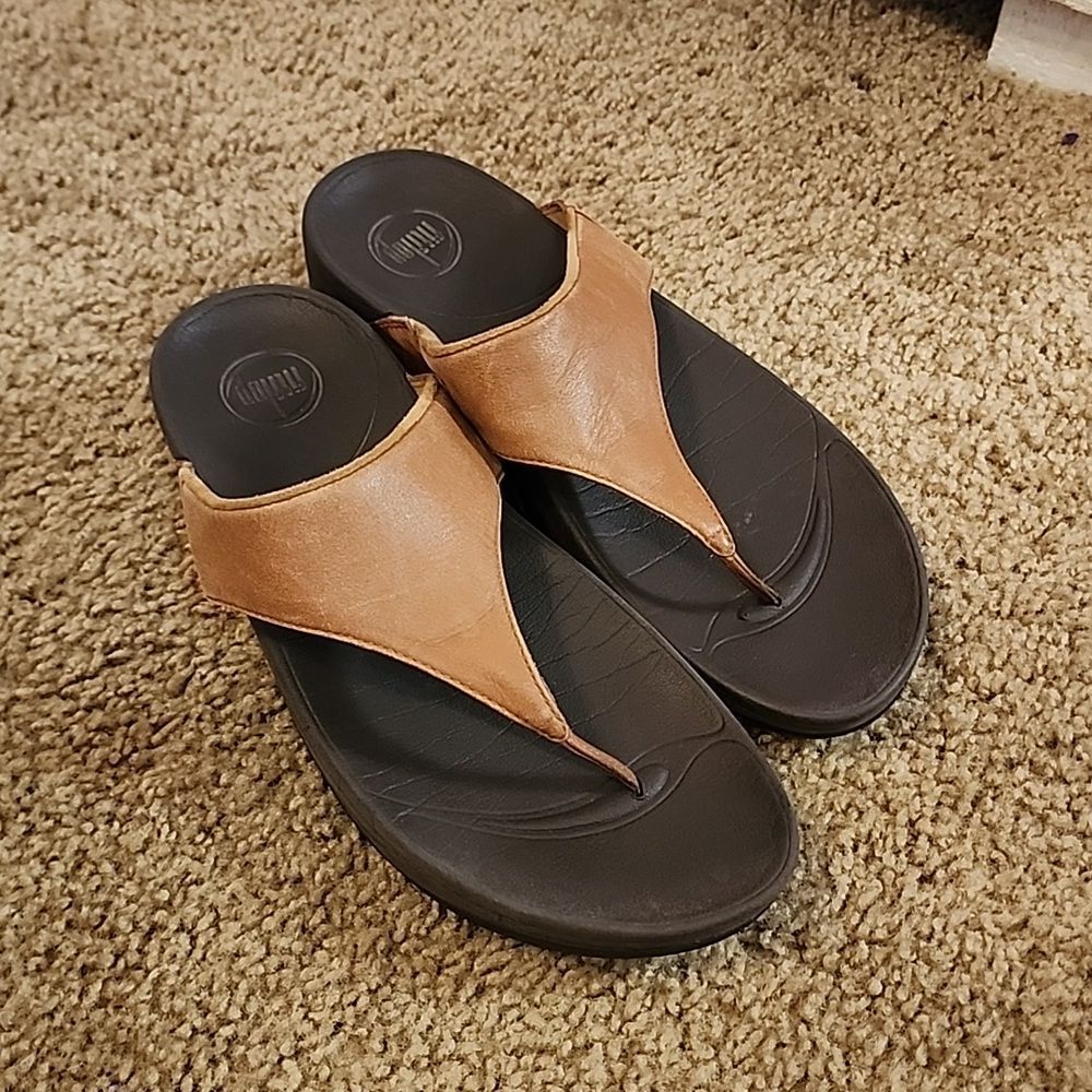 FitFlop Lulu Leather Toe-Post Sandals Brown